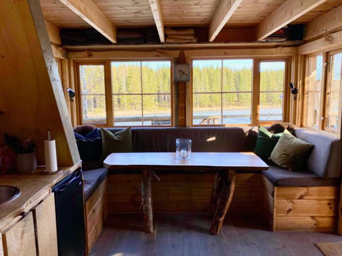 Tretopphytter Pa Grensen - Beverhytta Med Robat Og Gjeddefiske Halden Exterior photo